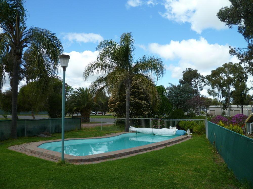 Birch Motel Tocumwal Exterior photo